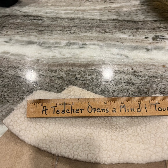 Fabulous tan suede doggy winter coat - Picture 2 of 10